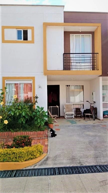CASA A 17 URBANIZACIÓN TERRA DEL FIKAL M. CURITI 