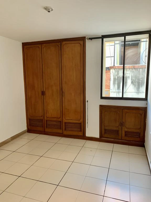 APARTAMENTO 402 EDIFICIO VENECIA - B. CENTRO 