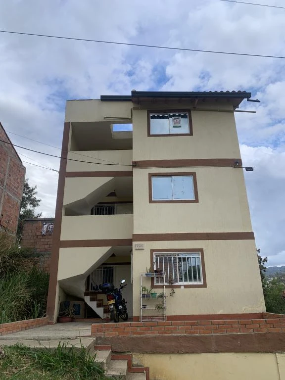 APARTAMENTO 301 B. PEDRO FERMIN 