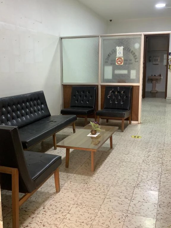 CARRERA 9 NO. 13-72 CASA-LOCAL B. CENTRO 