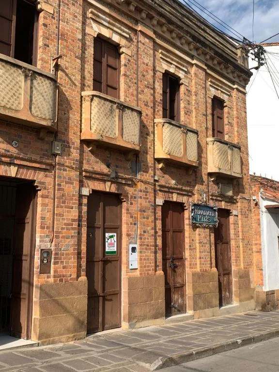 CARRERA 9 NO. 13-72 CASA-LOCAL B. CENTRO 
