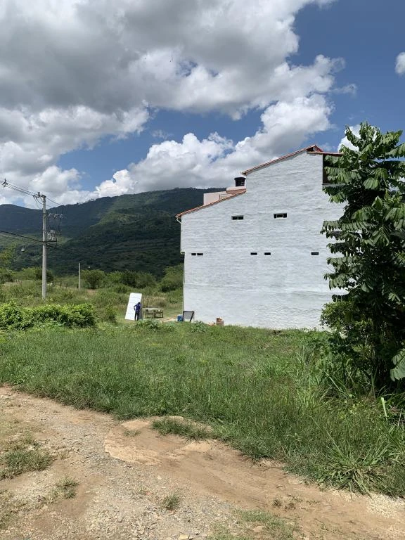 LOTE NO. 25 CLUB BANCARIOS M. PINCHOTE