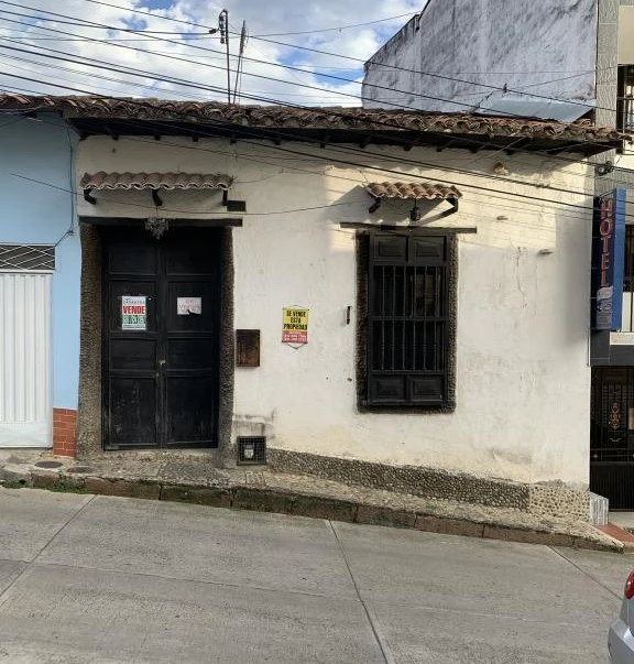 CASA-LOTE B. MARIA AUXILIADORA 