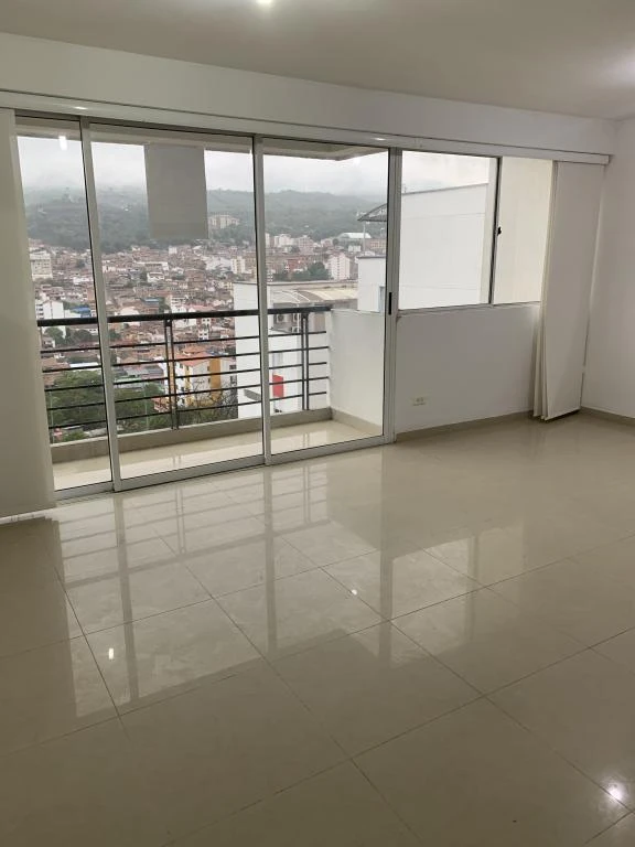 APARTAMENTO 301 TORRE 2 CONJUNTO SAGRADA FAMILIA
