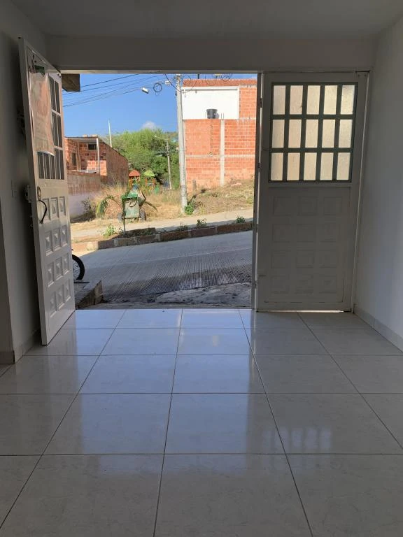 CALLE 30 NO. 5-33 APARTAMENTO PISO 1 B. VILLAS DEL MOCHUELO