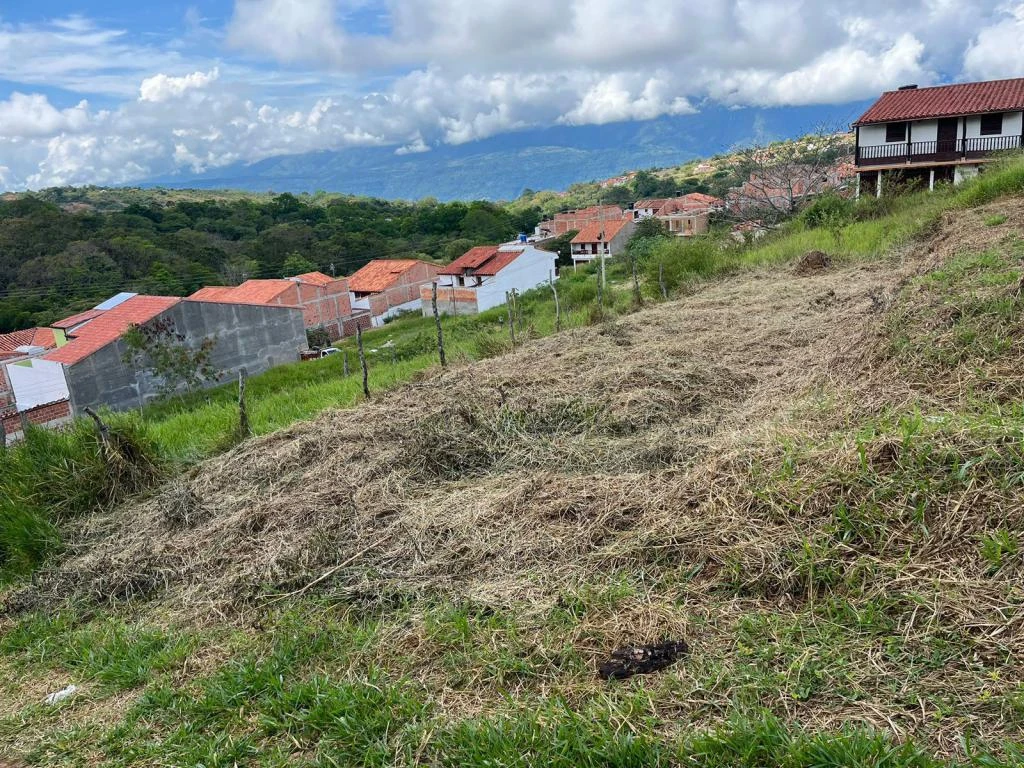 LOTE NO. 13 URBANIZACION VILLA DE SANTIAGO M. BARICHARA