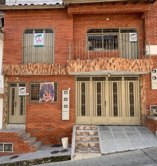 CALLE 3 SUR NO. 12-39 APARTAMENTO 201 B. LA FLORESTA 