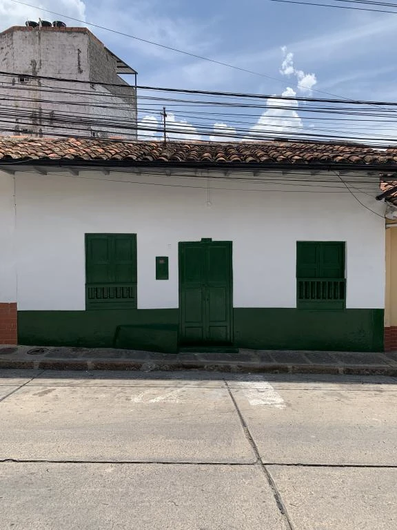 CARRERA 8 NO. 9-29 CASA B. MARIA AUXILIADORA
