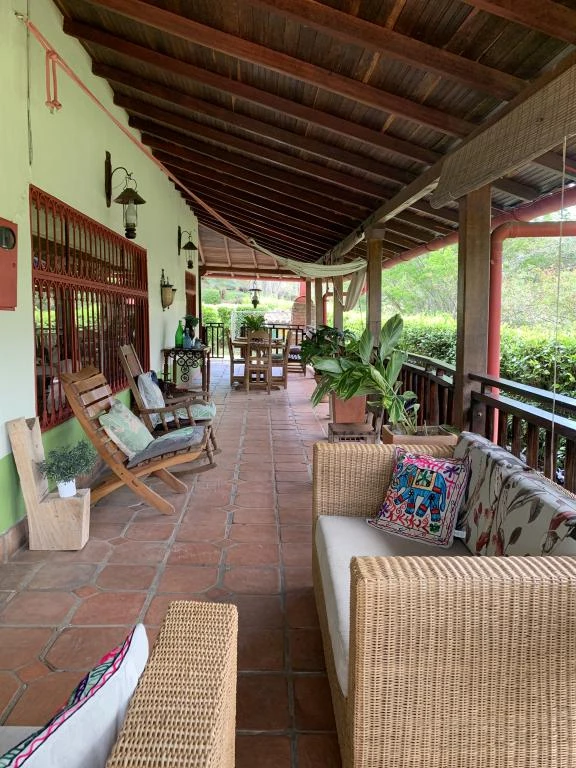FINCA LA CALICERA VEREDA VERSALLES VIA SAN GIL-MOGOTES