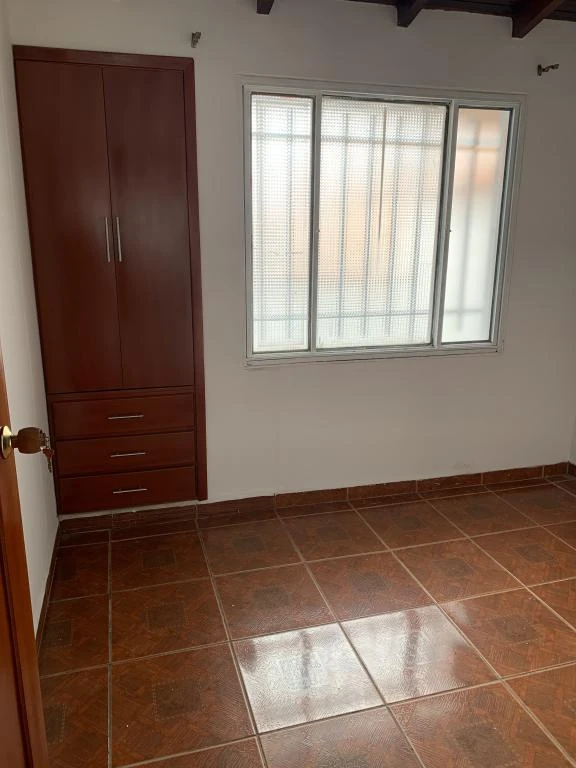 CALLE 27 NO. 5-07 APARTAMENTO PISO 2 BARRIO VILLAS DEL FONCE