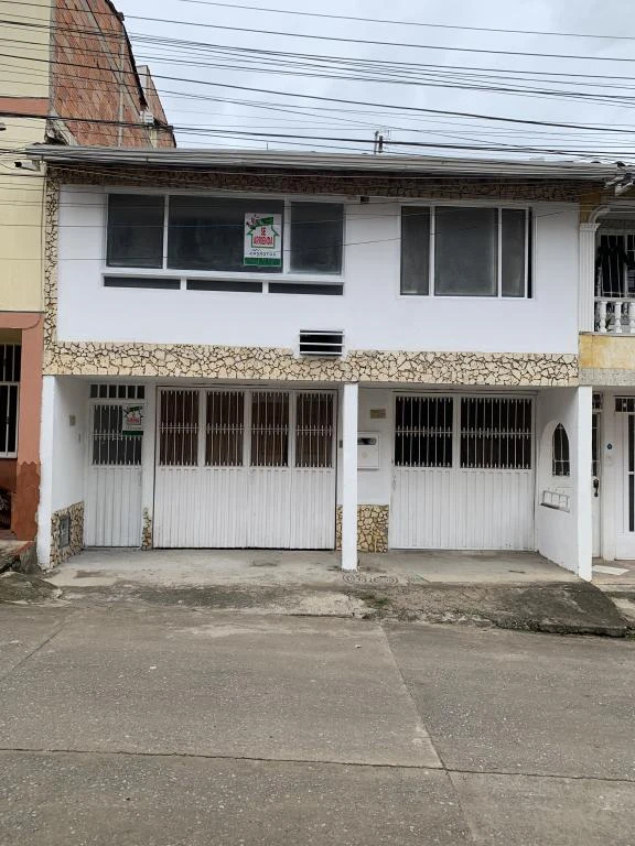 CALLE 27 NO. 5-07 APARTAMENTO PISO 2 BARRIO VILLAS DEL FONCE