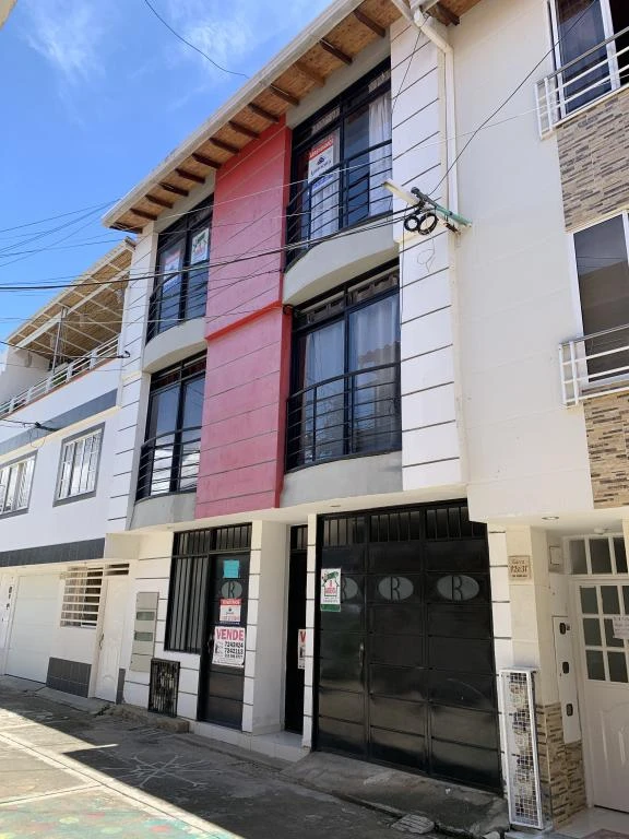 APARTAMENTO 301 CALLE 2B NO. 12B-21 UNIDAD 5 BARRIO BELLA ISLA 
