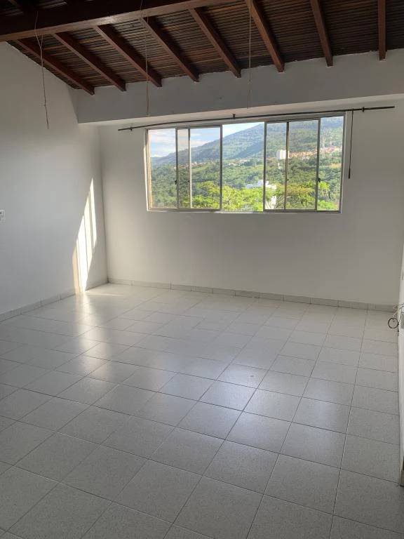 APARTAMENTO PISO 3 CALLE 7A EDIFICIO CORAL BARRIO FATIMA 