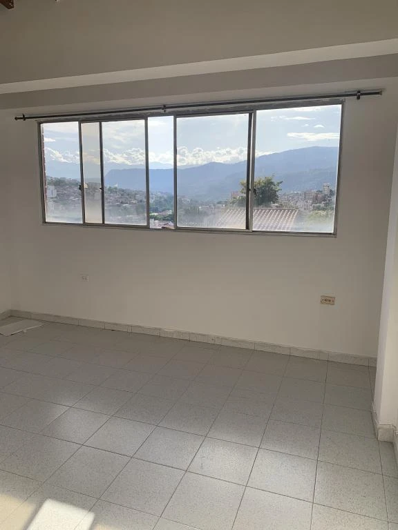 APARTAMENTO PISO 3 CALLE 7A EDIFICIO CORAL BARRIO FATIMA 