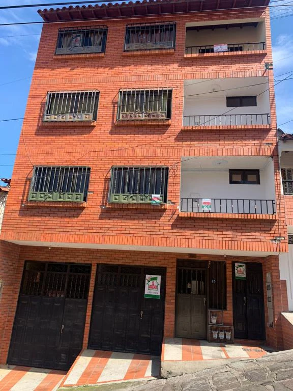 CALLE 8A NO. 5-62 APARTAMENTO 201 BARRIO FATIMA