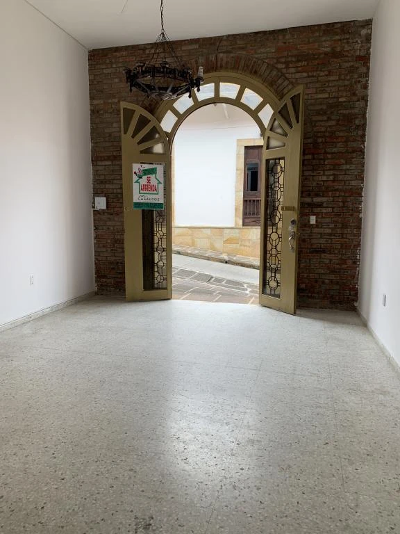 CALLE 11 NO. 8-30 LOCAL BARRIO CENTRO 
