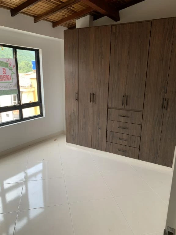 CALLE 5 NO. 7-68 APARTAMENTO 402 BARRIO RAGONESSI 