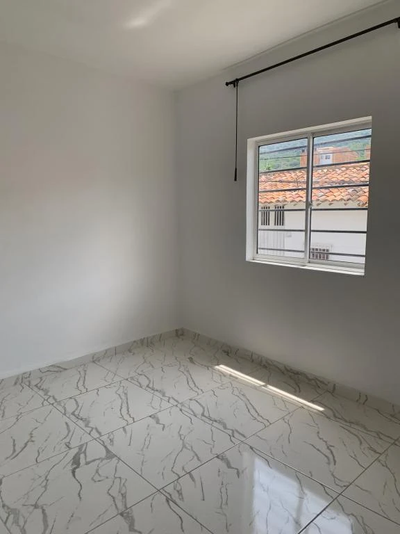 CARRERA 9 NO. 20-33 APARTAMENTO PISO 2 BARRIO EL VERGEL 