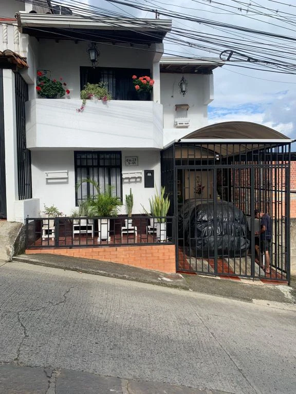 CASA MANZANA A BARRIO VILLAS DEL FONCE 