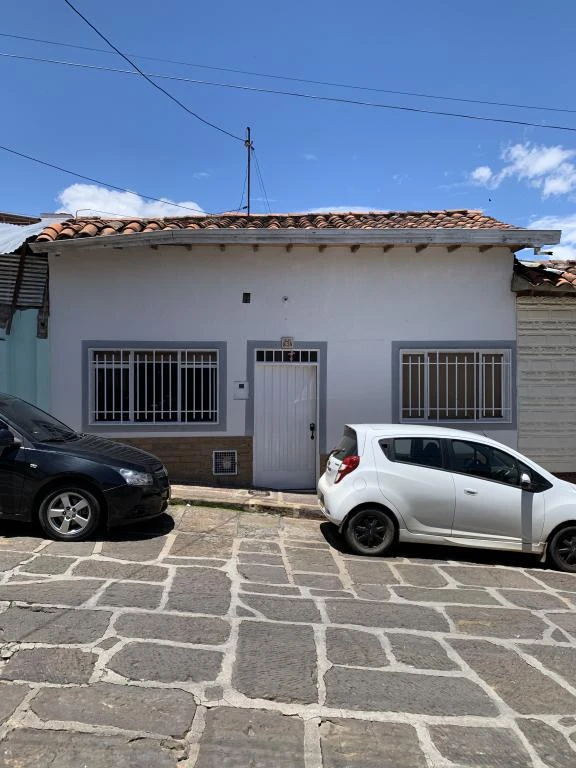 CASA BARRIO EL VERGEL CALLE 19