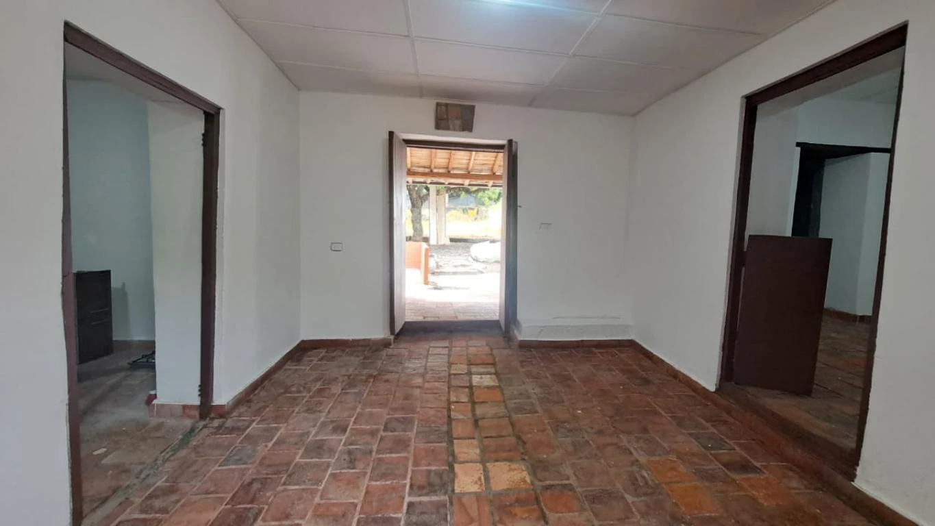 CARRERA 5 NO. 4-60 CASA MUNICIPIO PINCHOTE 