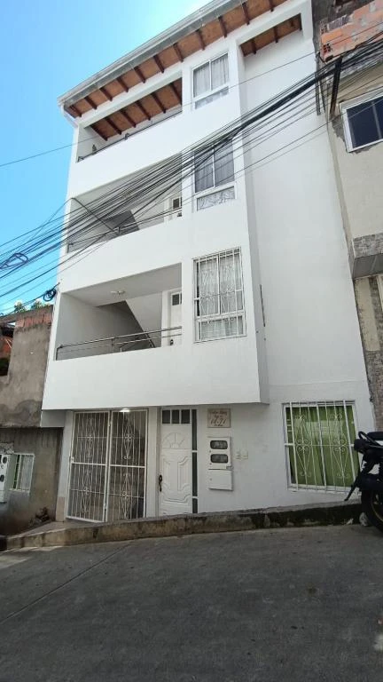 APARTAMENTO 401 EDIFICIO LOPEZ SIERRA BARRIO LOS SAUCES  