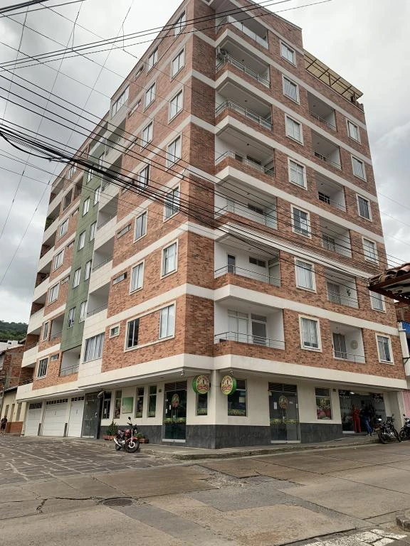 CALLE 14 NO. 5-67 APARTAMENTO 402 ALTOS DEL SAN CARLOS 