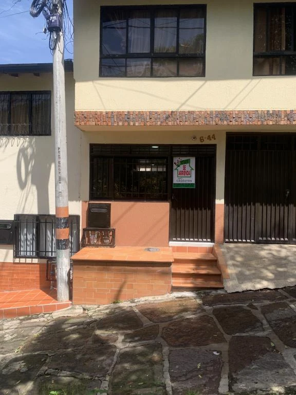 CALLE 3C NO. 6-44 APARTAMENTO 101 EDIFICIO GIL ESTEVEZ BARRIO  ALTAMIRA 