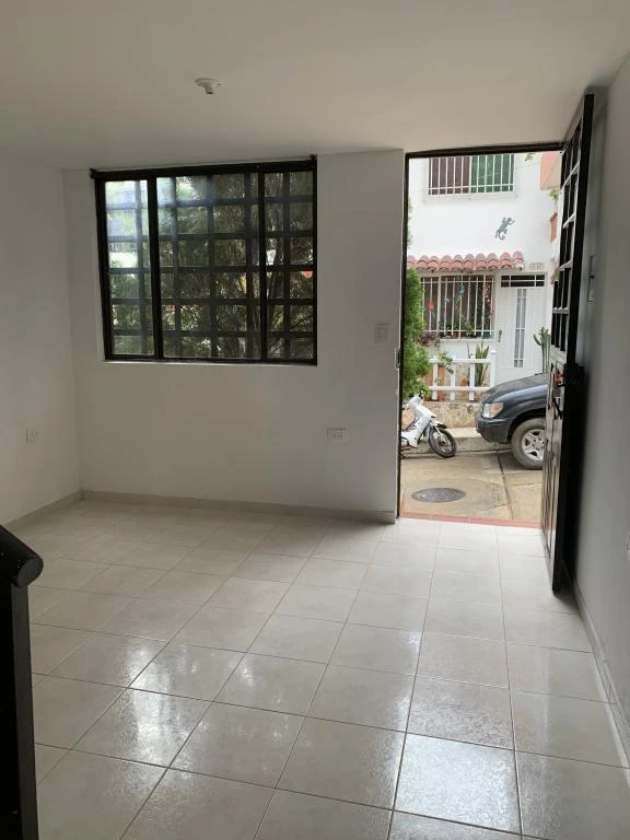 CALLE 2 SUR NO. 12-64 APARTAMENTO PISO 2 BARRIO LA FLORESTA 