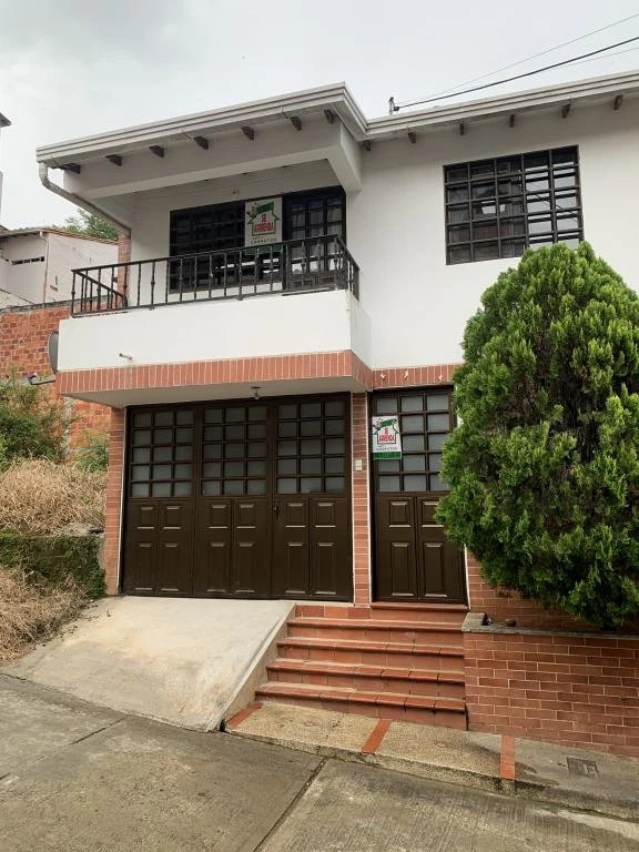 CALLE 2 SUR NO. 12-64 APARTAMENTO PISO 2 BARRIO LA FLORESTA 