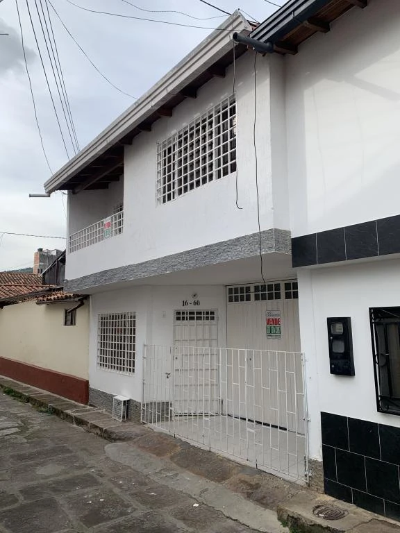 CASA BARRIO CARLOS MARTINEZ 