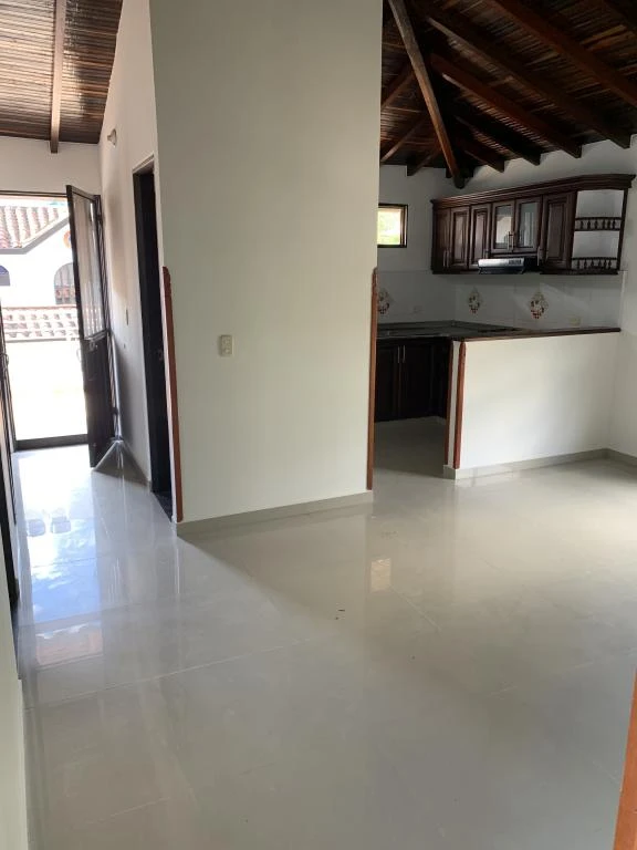 CALLE 3 SUR NO. 12-07 APARTAMENTO 301 BARRIO LA FLORESTA 