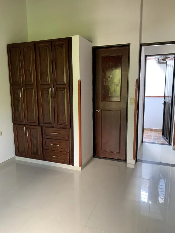 CALLE 3 SUR NO. 12-07 APARTAMENTO 301 BARRIO LA FLORESTA 