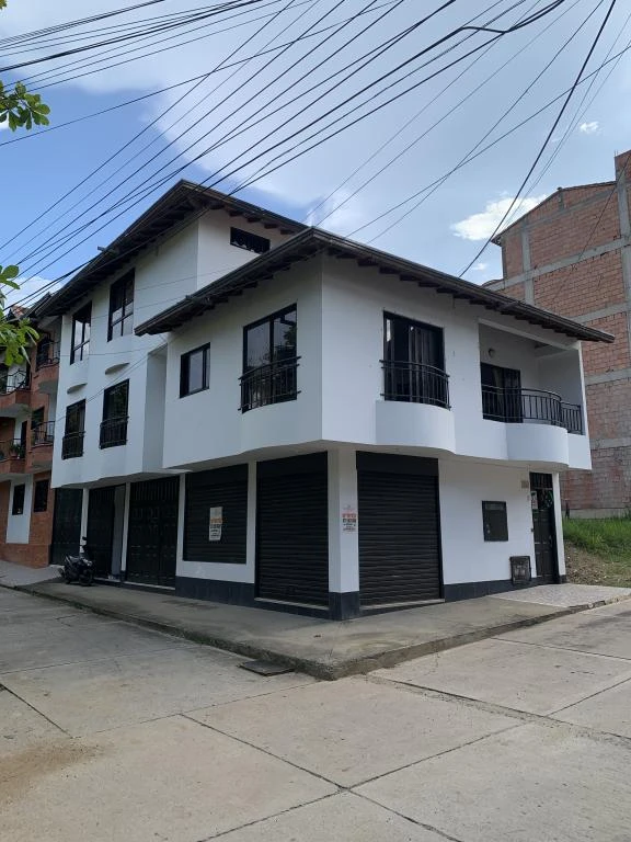CALLE 3 SUR NO. 12-07 APARTAMENTO 301 BARRIO LA FLORESTA 