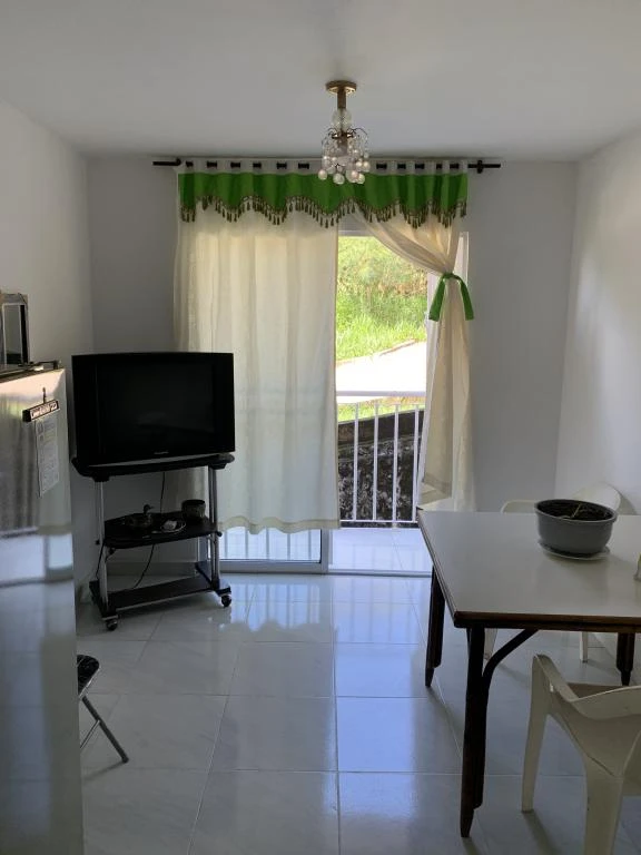 APARTAMENTO 202 BLOQUE 1 EDIFICIO MIRADORES DE LA CEIBA 
