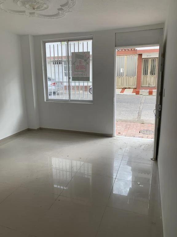 CARRERA 21 NO. 12-64 APARTAMENTO PISO 1 BARRIO VILLA OLIMPICA 