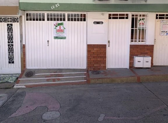 CALLE 5 NO. 12-35 APARTAMENTO PISO 1 BARRIO TORRES DEL CASTILLO