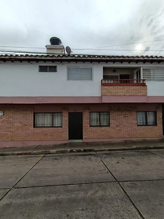 APARTAMENTO PISO 1 EDIFICIO BALCONES BARRIO EL VERGEL 