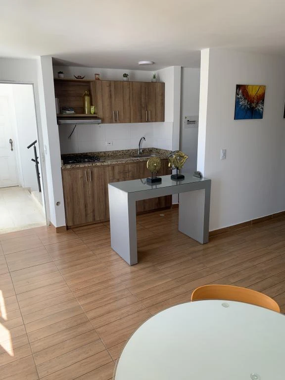 APARTAMENTO 301 BARRIO ANTONIA SANTOS 