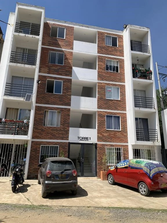 APARTAMENTO 301 BARRIO ANTONIA SANTOS 