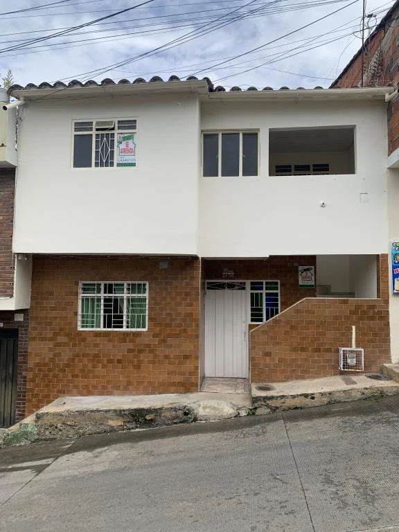 CARRERA 8 NO. 21-56 APARTAMENTO PISO 2 BARRIO EL VERGEL 