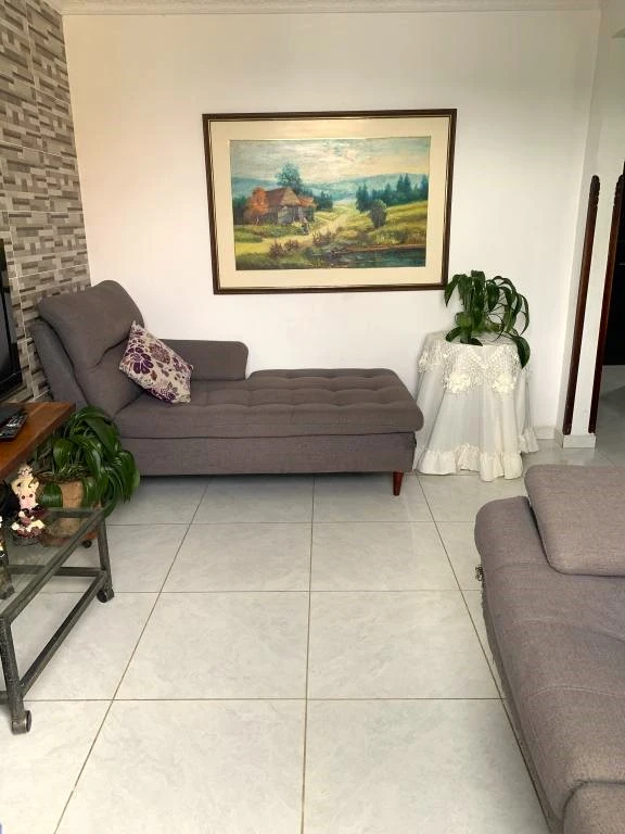 CALLE 32 NO. 11-27 APARTAMENTO 301 TORRE 133 BARRIO SAN LUIS