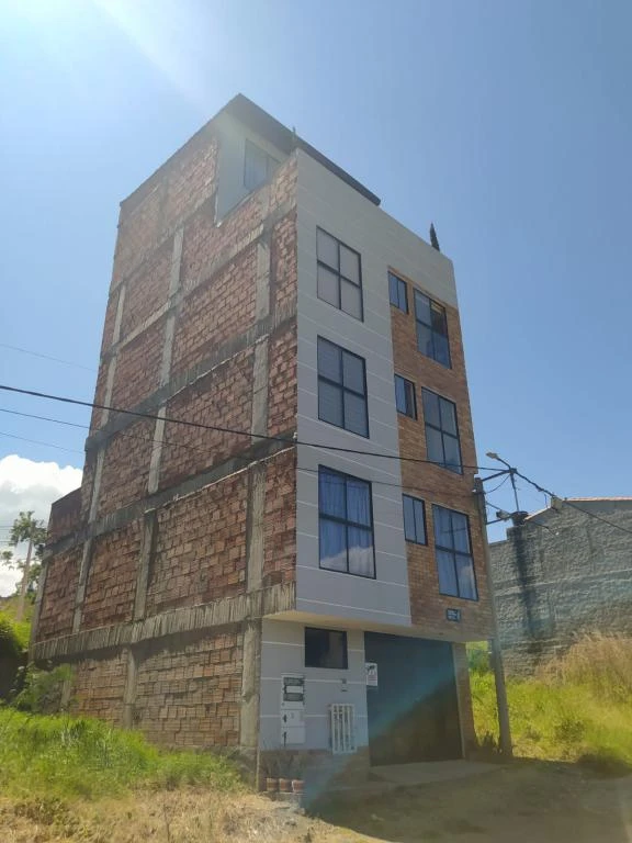 DIAGONAL 8 BIS TRANSVERSAL 17-61 UNIDAD NO. 8 APARTA-ESTUDIO 501 DUPLEX EDIFICIO LOS PINOS 