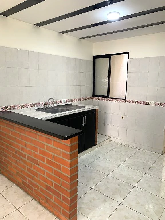 CALLE 31A NO. 14-77 APARTAMENTO PISO 1 BARRIO LOS SAUCES 