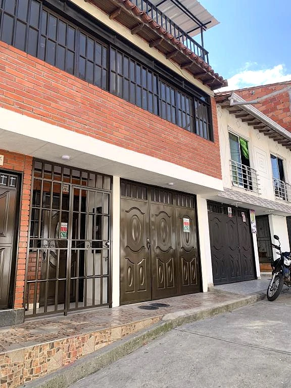 CALLE 31A NO. 14-77 APARTAMENTO PISO 1 BARRIO LOS SAUCES 