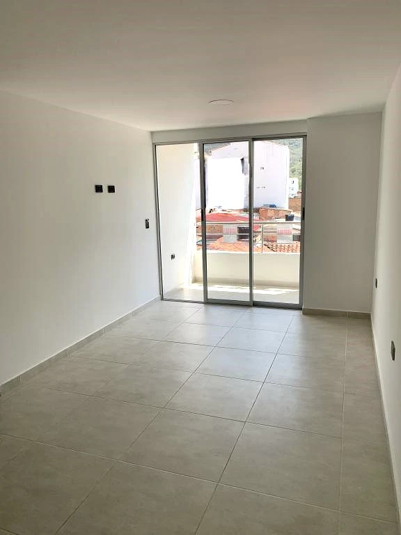 CALLE 9 NO. 10-24 APARTAMENTO 402 EDIFICIO AQUARELA BARRIO CENTRO