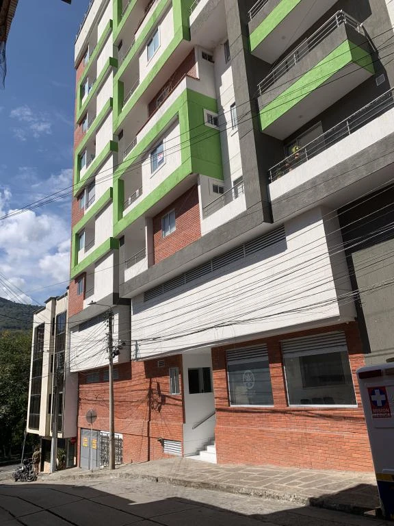 CALLE 9 NO. 10-24 APARTAMENTO 402 EDIFICIO AQUARELA BARRIO CENTRO