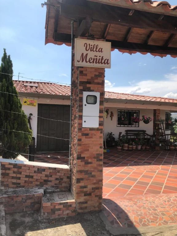 CASA CAMPESTRE VEREDA EL PALMAR-FINCA VILLA MEÑITA  MUNICIPIO CURITI 