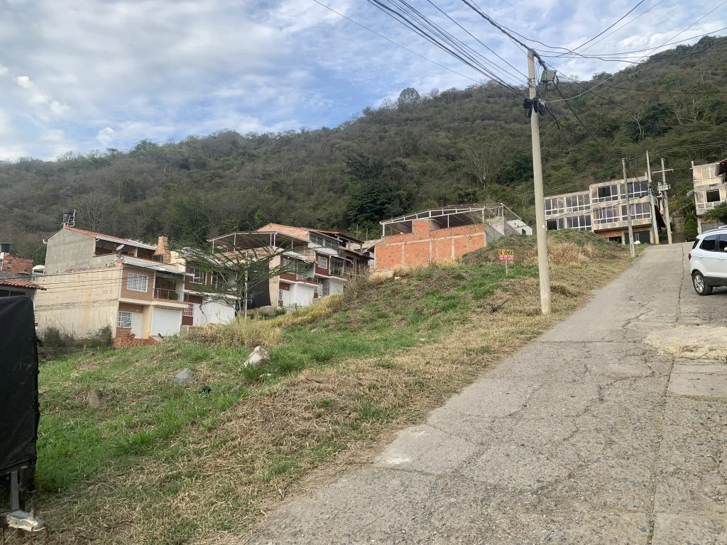 LOTE NO. 7 MANZANA 7 URBANIZACION BELLA VISTA 