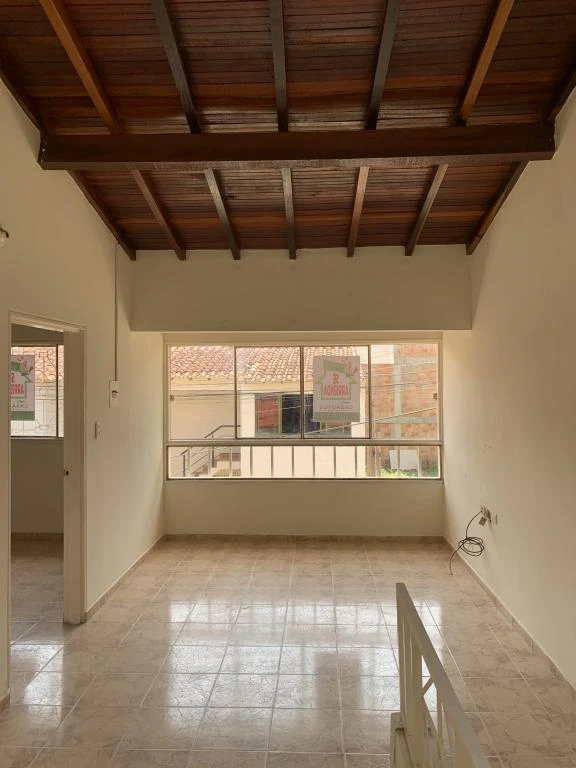 CALLE 12B NO. 21-36 APARTAMENTO PISO 2 BARRIO VILLA OLIMPICA 